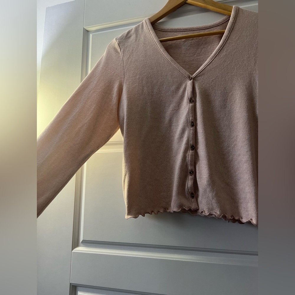 American Eagle Soft & Sexy light pink, v-neck, button-up cardigan. Size L. - Picture 2 of 7